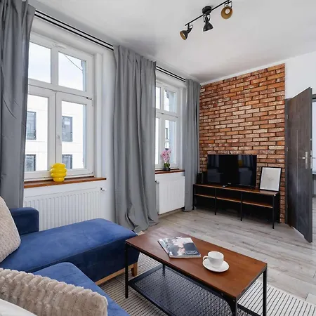 Modern In The Center Of Next To Spodek By Renters カトヴィツェ