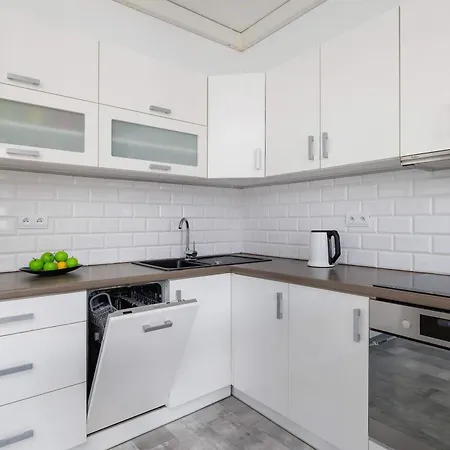 Modern In The Center Of Next To Spodek By Renters * カトヴィツェ