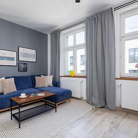 Modern In The Center Of Next To Spodek By Renters