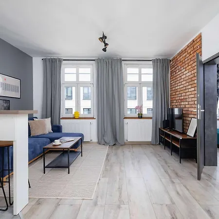 Modern In The Center Of Next To Spodek By Renters